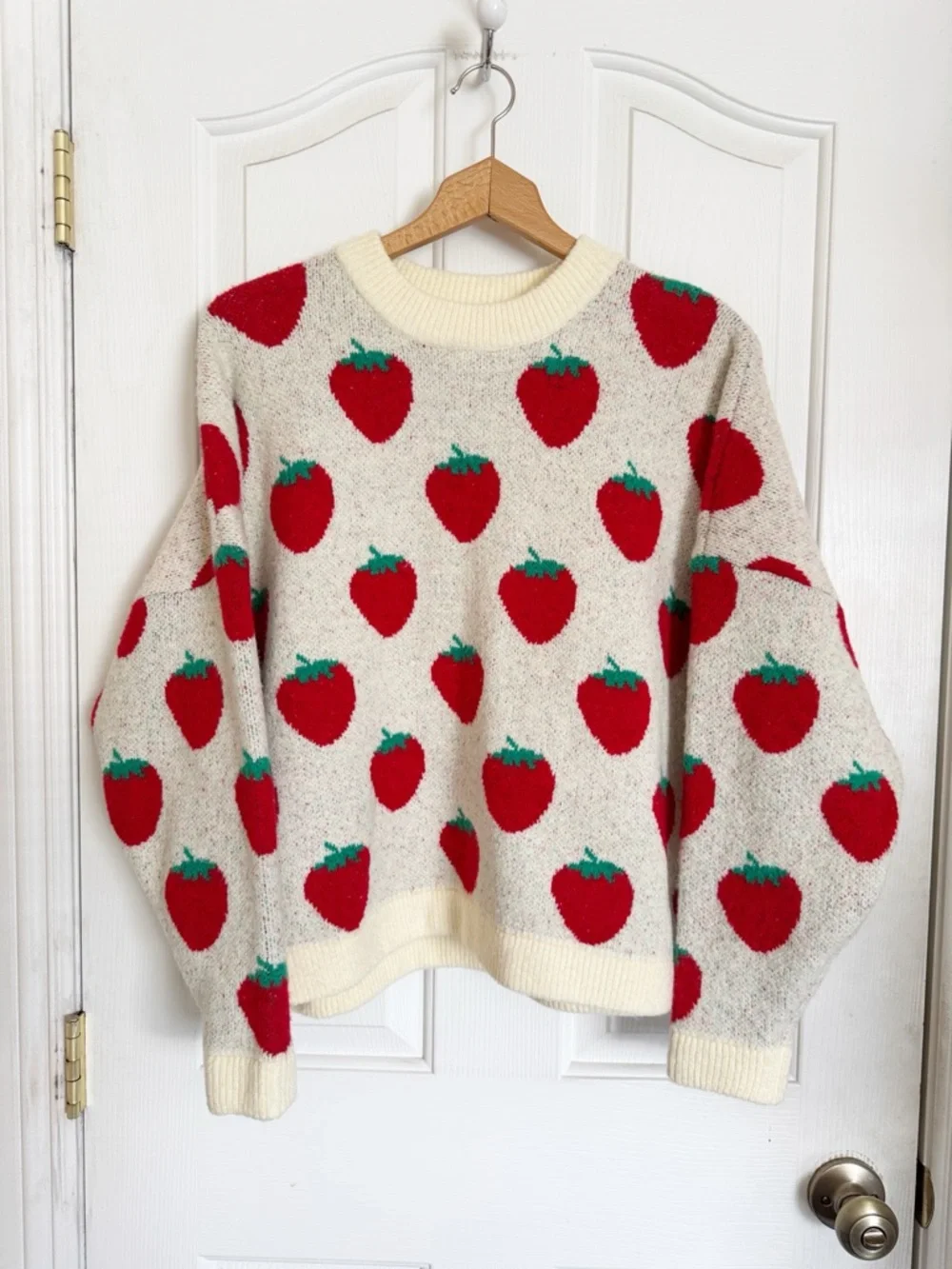 Lisa Says Gah Ella Red Strawberry Cream Knit Cozy Pullover Sweater size M/L - Picture 2 of 9